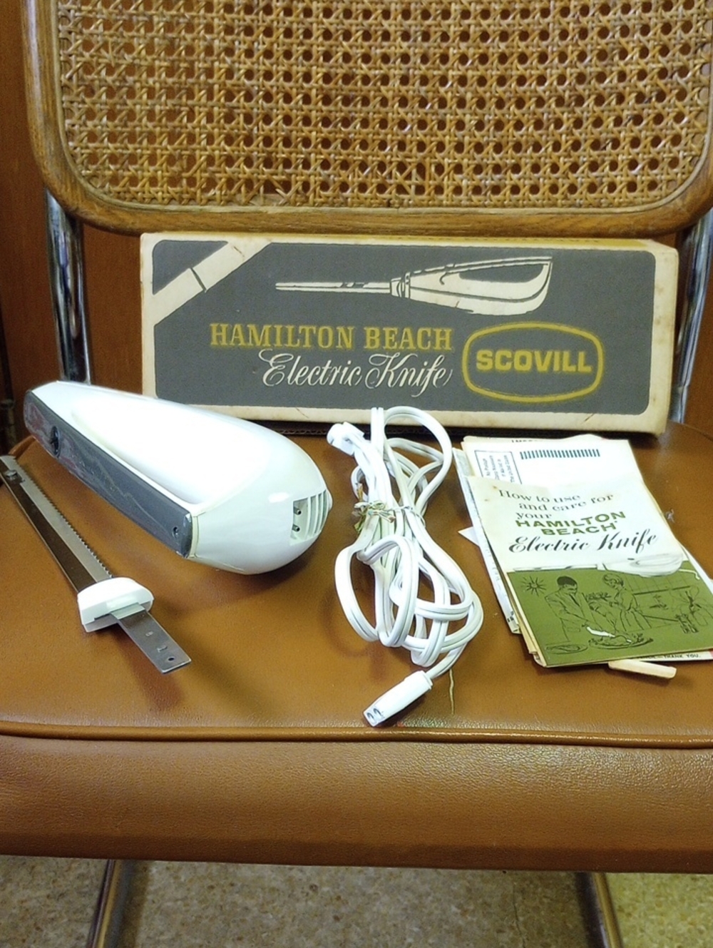 Hamilton Beach Scovill Electric Knife Model 270 w/ Box & Instructions, Tested